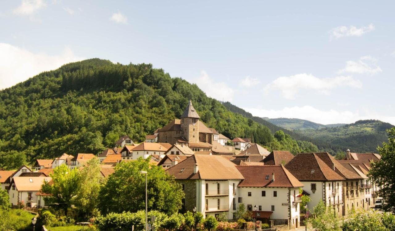 Casa Rural Bidezarra A Los Pies De La Selva De Irati
