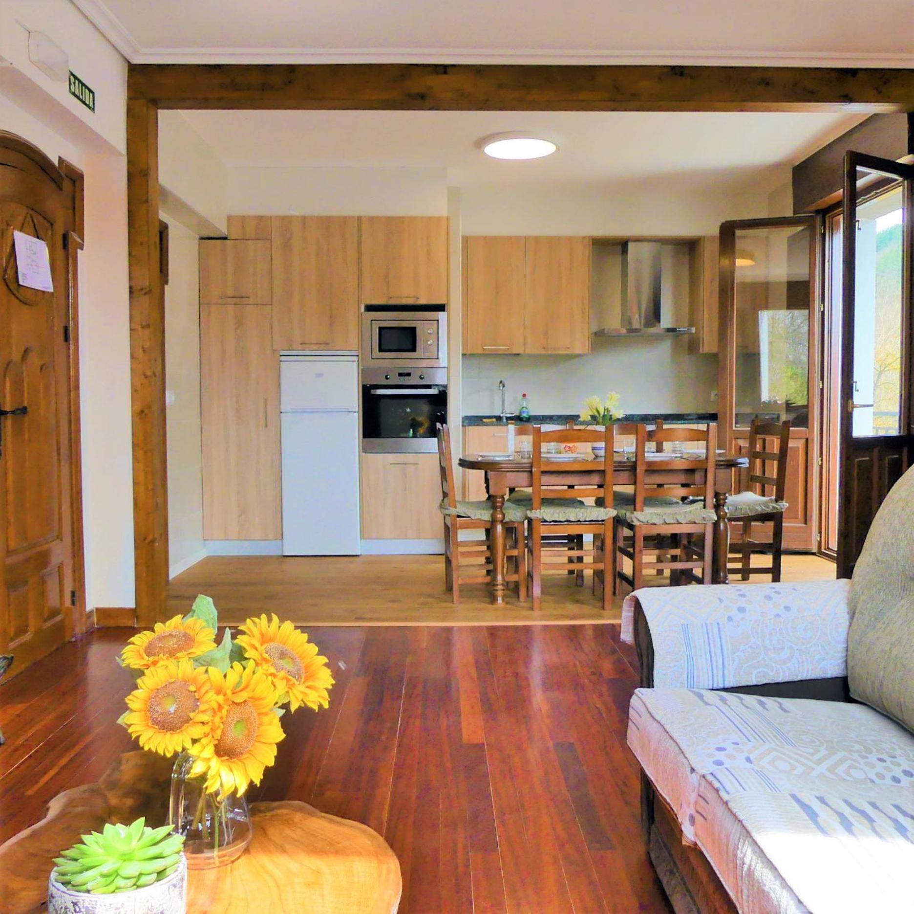 Casa Rural Bidezarra A Los Pies De La Selva De Irati *